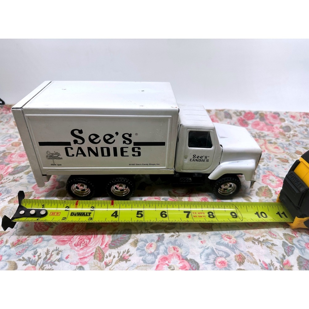 Vintage See's Candies 1997 International Box Delivery Truck ERTL 3605 1:24